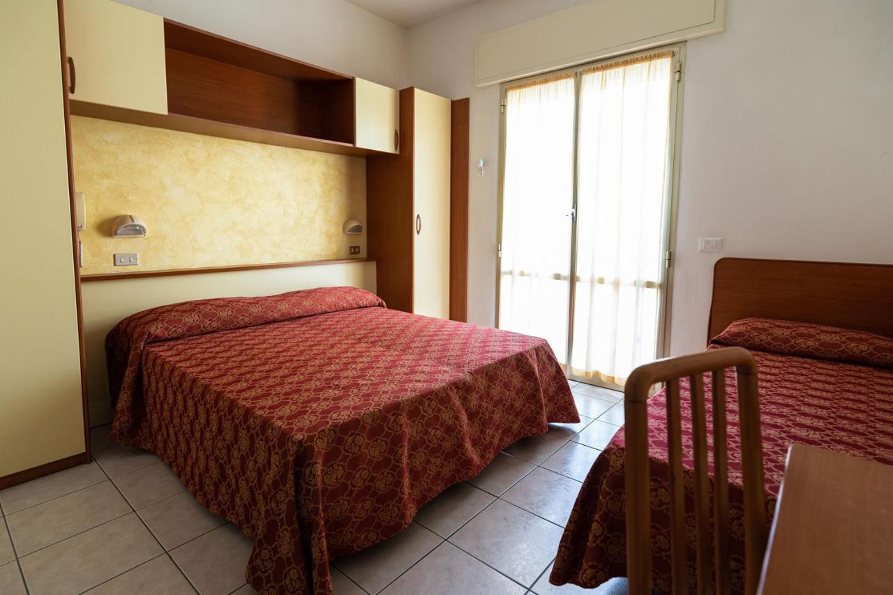 Hotel Zanella Червия Экстерьер фото