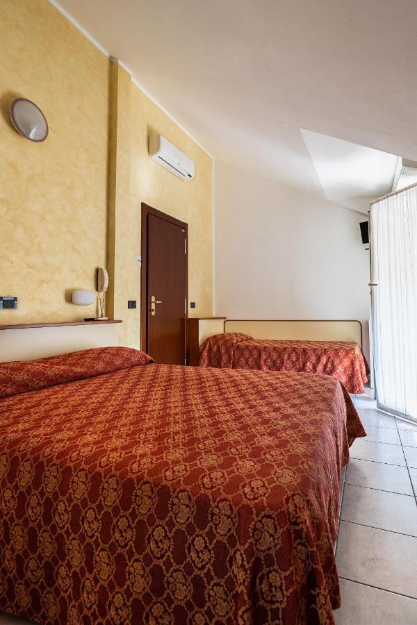 Hotel Zanella Червия Экстерьер фото