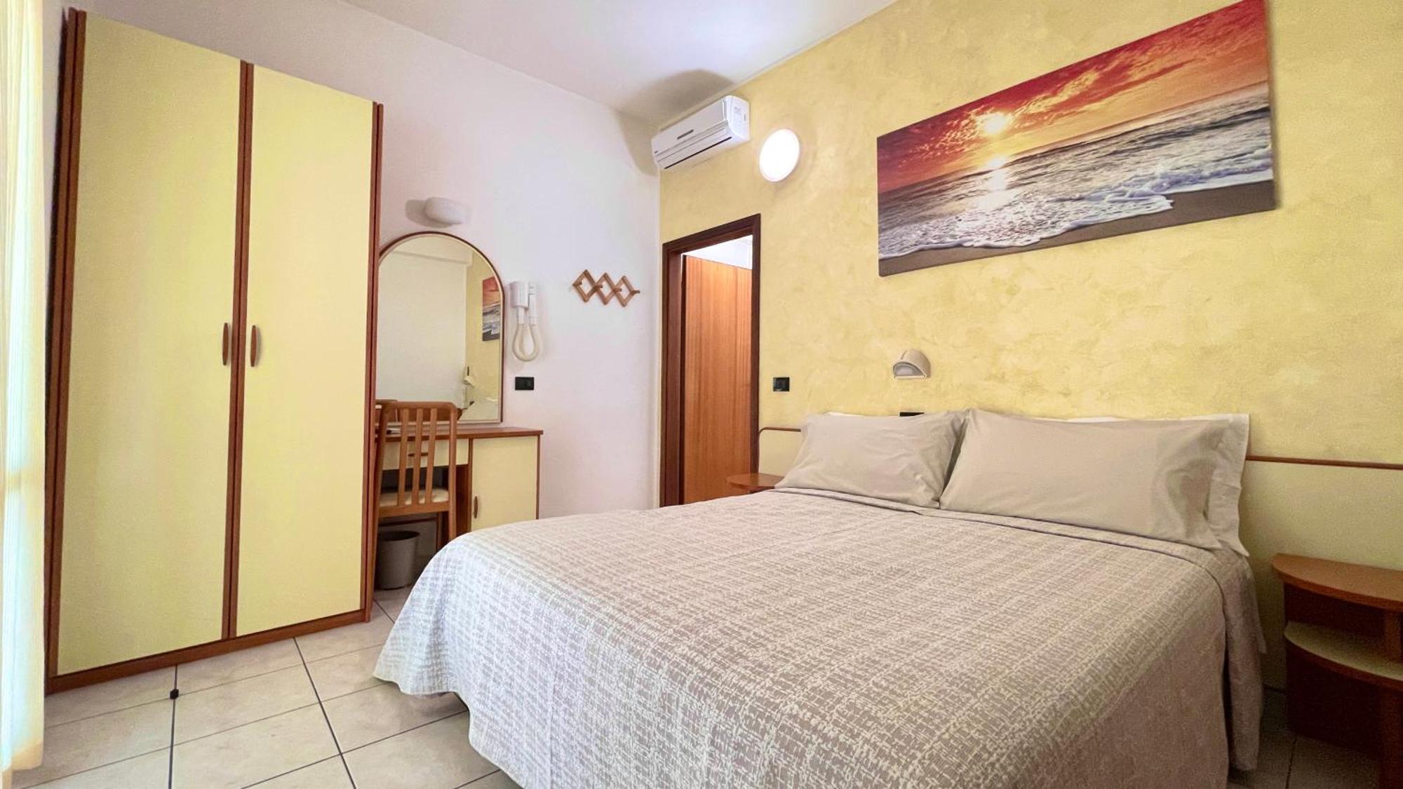Hotel Zanella Червия Экстерьер фото