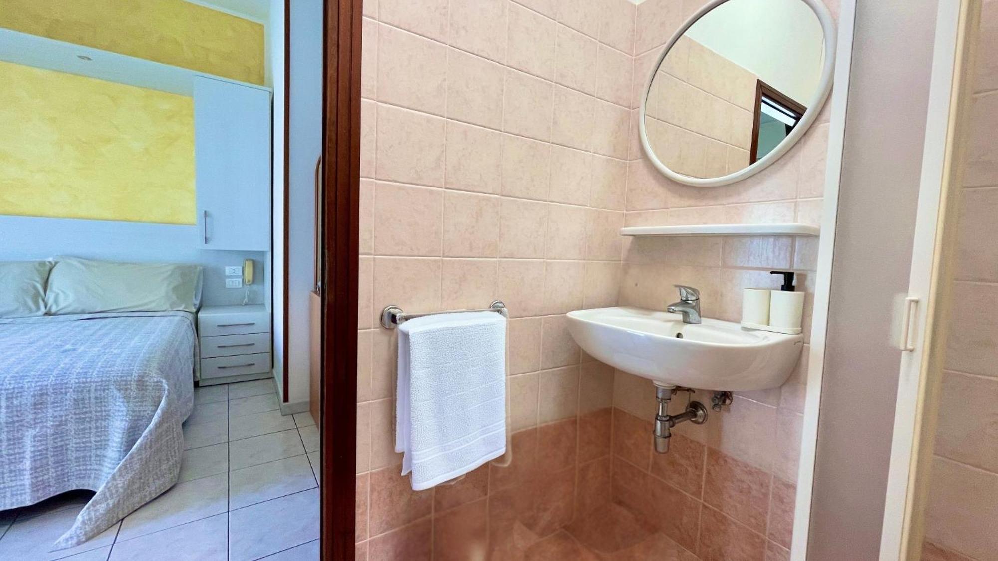 Hotel Zanella Червия Экстерьер фото