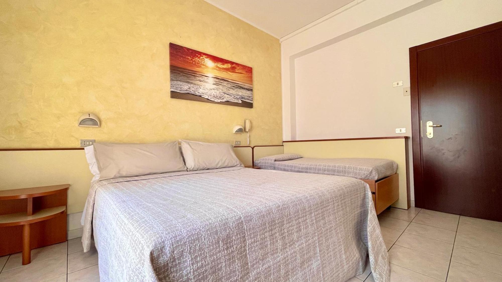 Hotel Zanella Червия Экстерьер фото